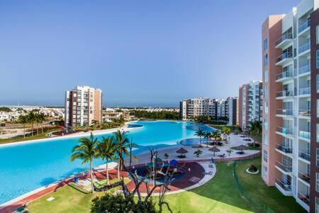 Departamento En Cancun Con 7 Albercas Tipo Playa Y Laguna Extérieur photo